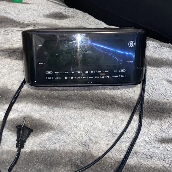 Alarm clock/radio - Picture 5 of 5